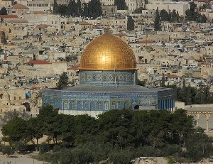 Жителей Западного берега допустят на Храмовую гору, но не всех 